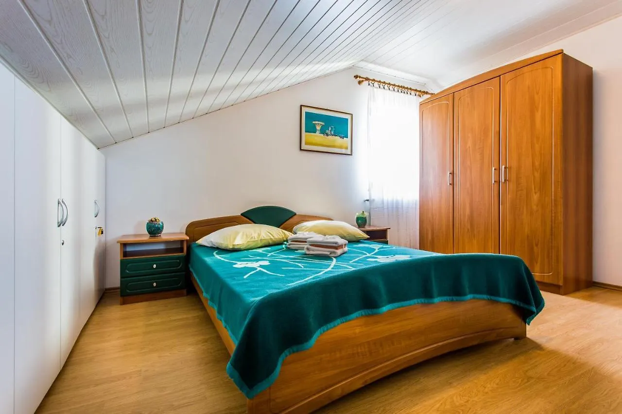 Guest House Lavanda 4 Njivice Appartement